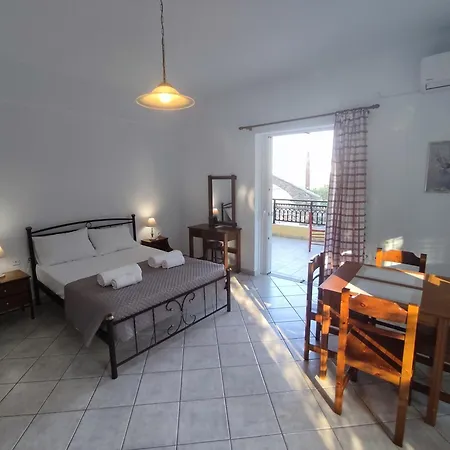 Eleni's Spacious Double With Balcony * Agia Kiriaki (Laconia)
