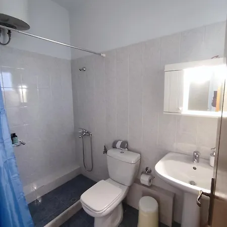 Eleni's Spacious Double With Balcony Apartamento *