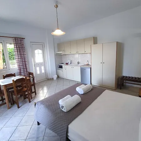 Apartamento Eleni's Spacious Double With Balcony *